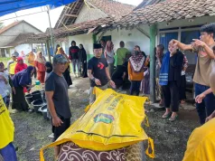 Di Duga Jasad Pemancing Ditemukan Tak Bernyawa di Tepi Sungai Banyuwangi