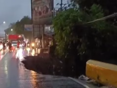 Hujan Deras, Jembatan Sukowiryo di Bondowoso Ambruk