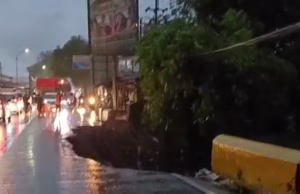 Hujan Deras, Jembatan Sukowiryo di Bondowoso Ambruk